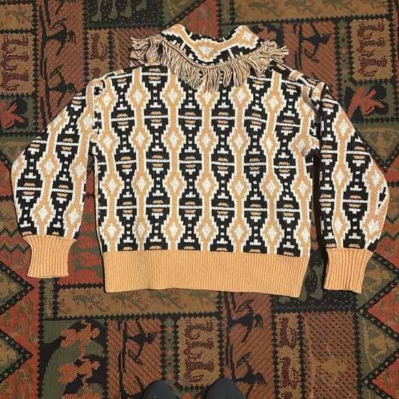 Grace + Karma Sweater. Yellow native print with fringes - Picture 4 of 4